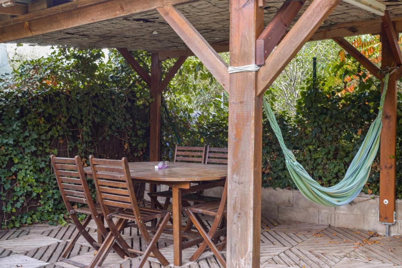 Can Camps Besalú Alojamiento con jardín privado Exterior foto